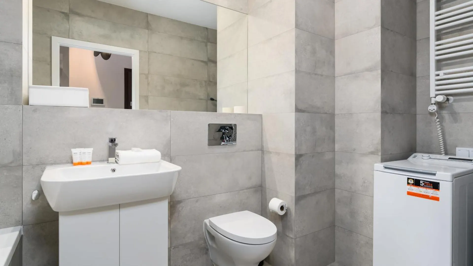 Bukowska 18 Apartment With Balcony Mtp Poznan By Noclegi Renters 波兰
