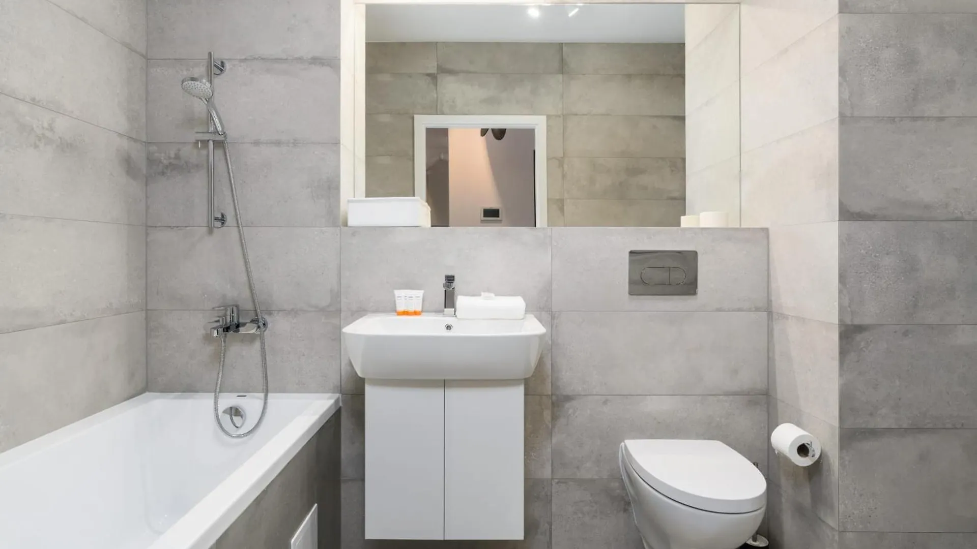 Bukowska 18 Apartment With Balcony Mtp Poznan By Noclegi Renters